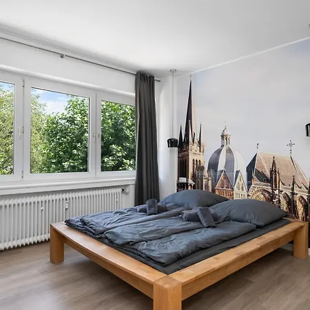 7, Direkt Am Bahnhof Apartment *